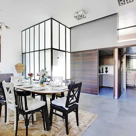 Magnificent - 2br 7p - Buttes Chaumont Paris
